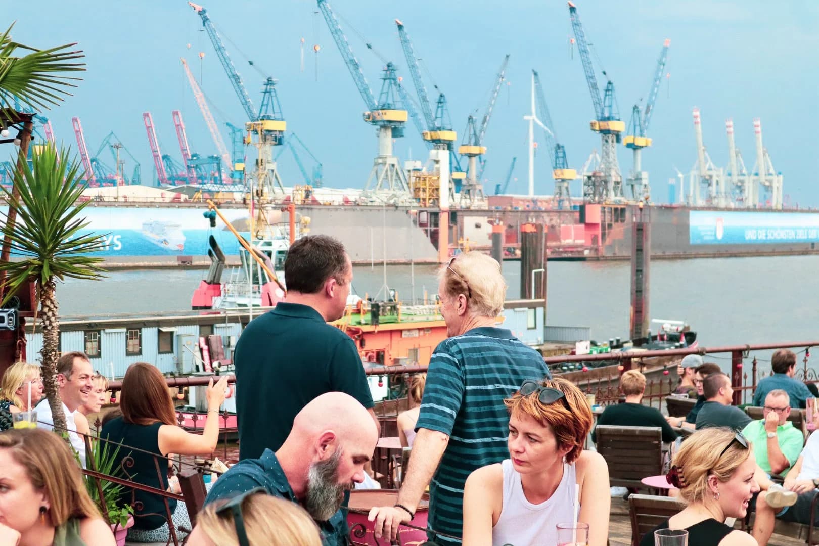 Strand St Pauli - A beach bar in the middle of Hamburg City